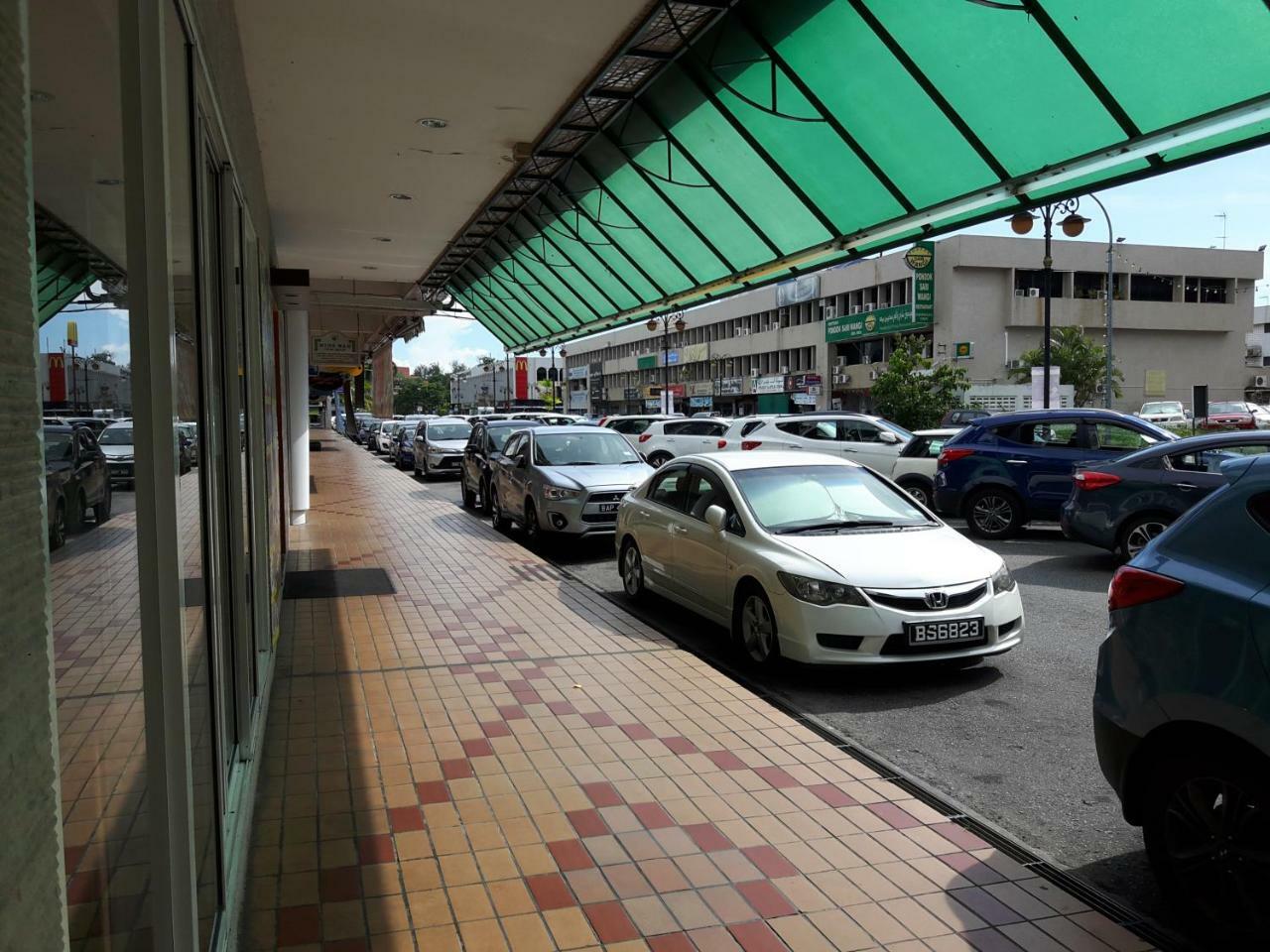 Ez Lodgings Kampong Gadong المظهر الخارجي الصورة